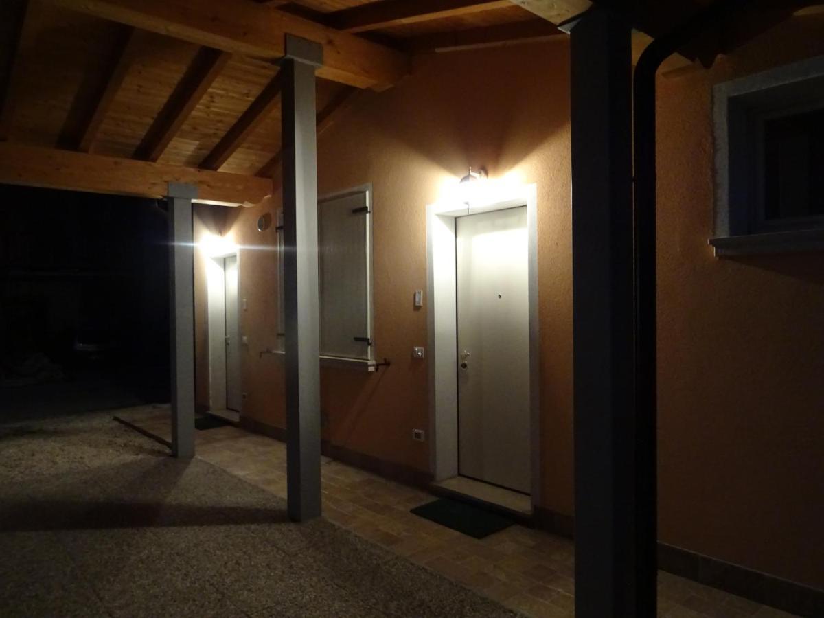 Cascina Legnago Bilocale A 6 Chilometri Da Salo' Apartment Villanuova sul clisi Bagian luar foto