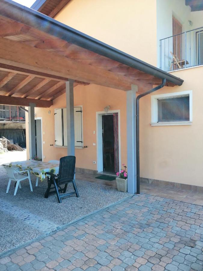 Cascina Legnago Bilocale A 6 Chilometri Da Salo' Apartment Villanuova sul clisi Bagian luar foto