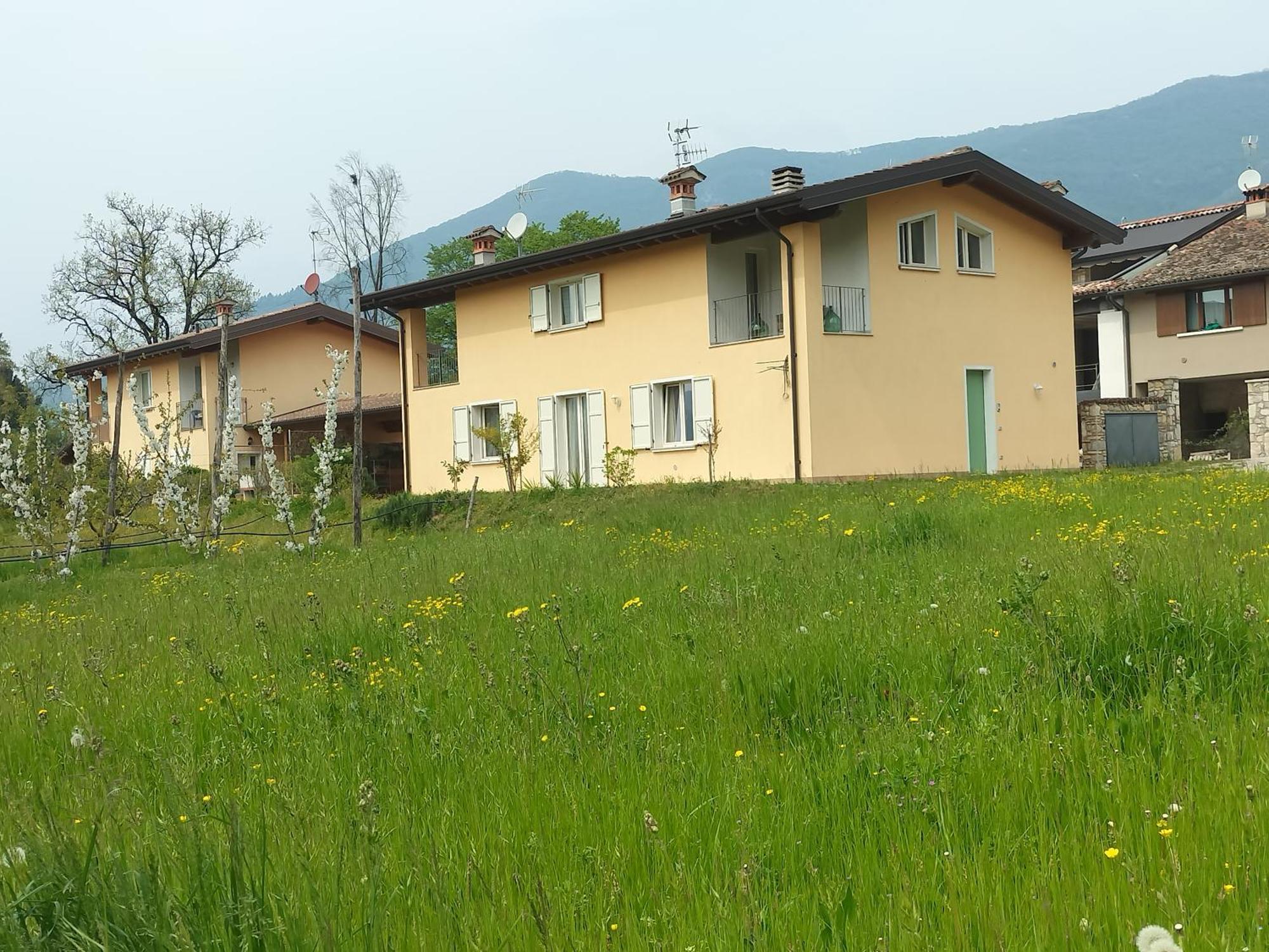 Cascina Legnago Bilocale A 6 Chilometri Da Salo' Apartment Villanuova sul clisi Bagian luar foto
