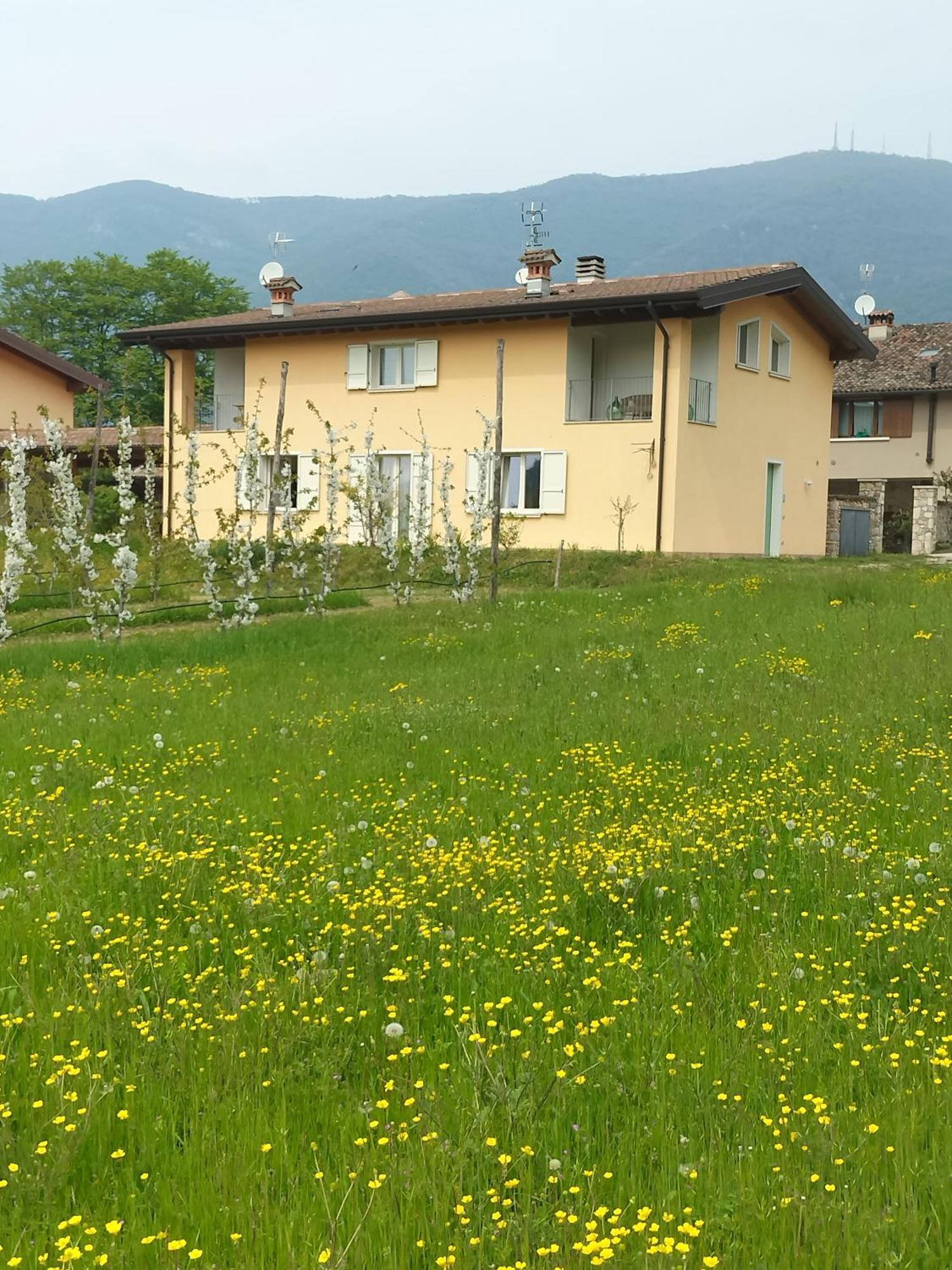Cascina Legnago Bilocale A 6 Chilometri Da Salo' Apartment Villanuova sul clisi Bagian luar foto